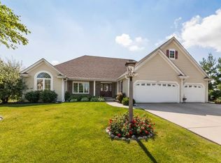 1217 Ridgeside Rd, Oconomowoc, WI 53066
