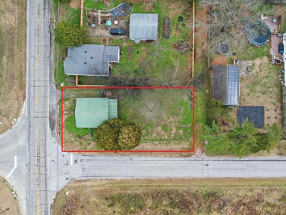 3rd image of 1917 W Poplar St