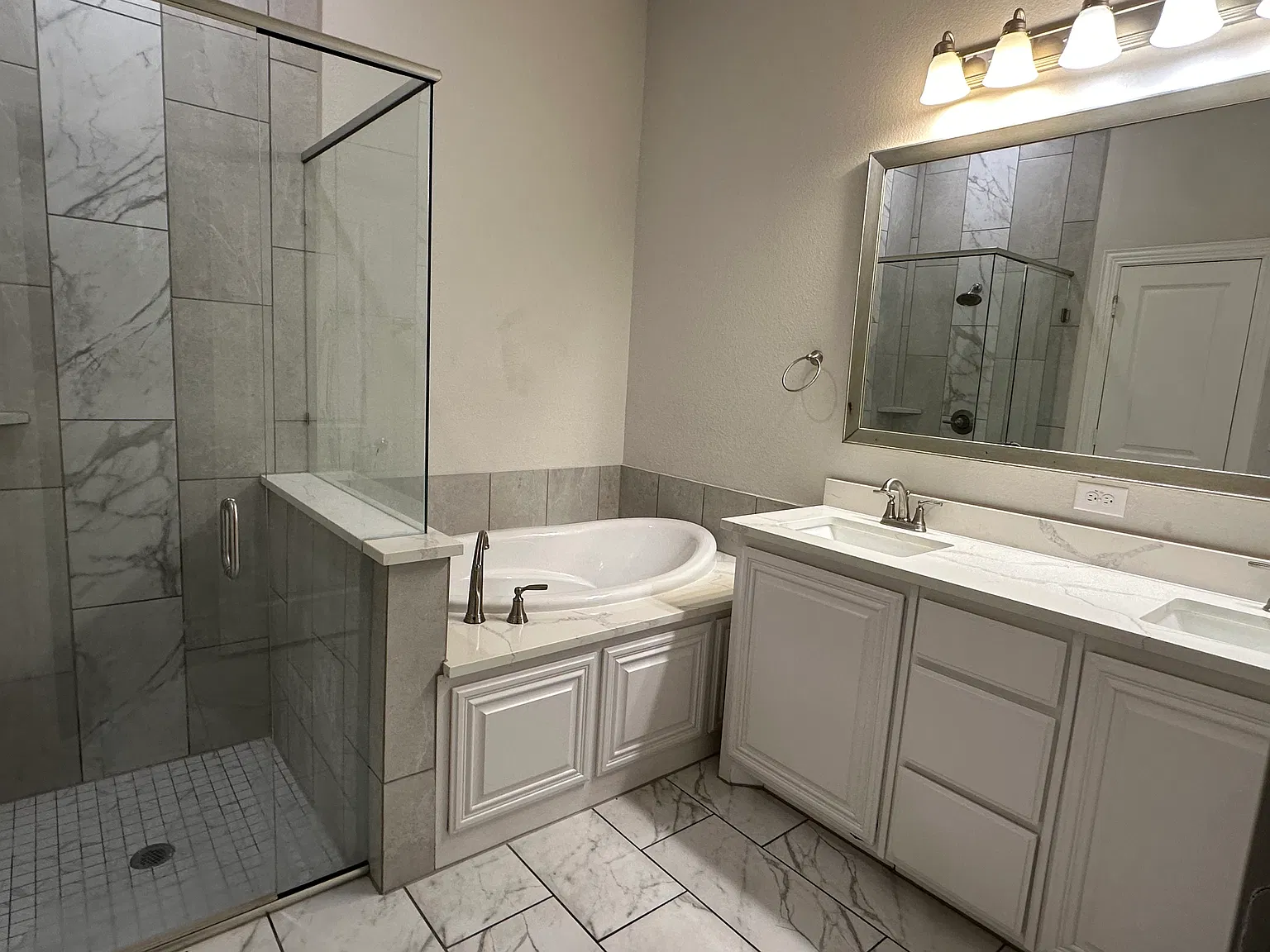 4 bed, 2457 sqft, $3,800 — Photo 4