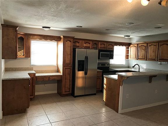 5th image of 3041 Herold Dr
