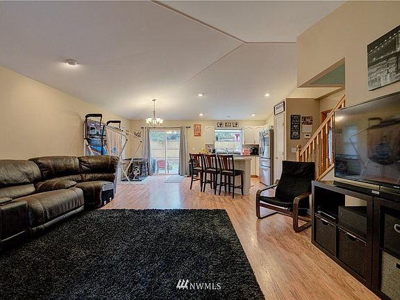 3rd image of 202 97th Ave SE #22