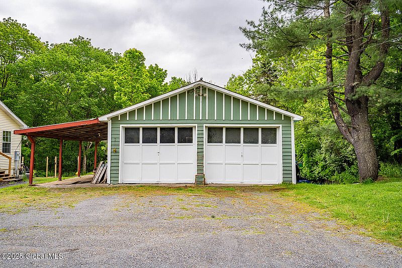 4th image of 1038 Vly Summit Road