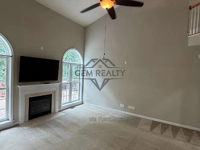 10410 Silver Creek Ct — Photo 33