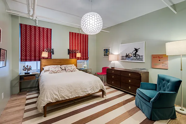 Rented by Compass | media 32