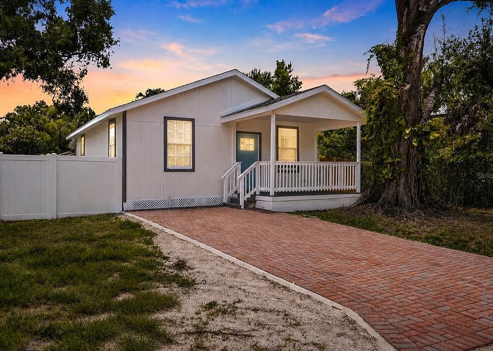 1st image of 7608 N HUNTLEY AVENUE