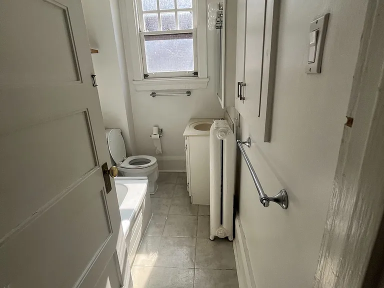 440 Avenue Rd #2 — Photo 7
