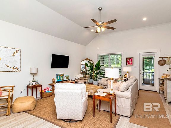 5th image of 655 Norman Ln