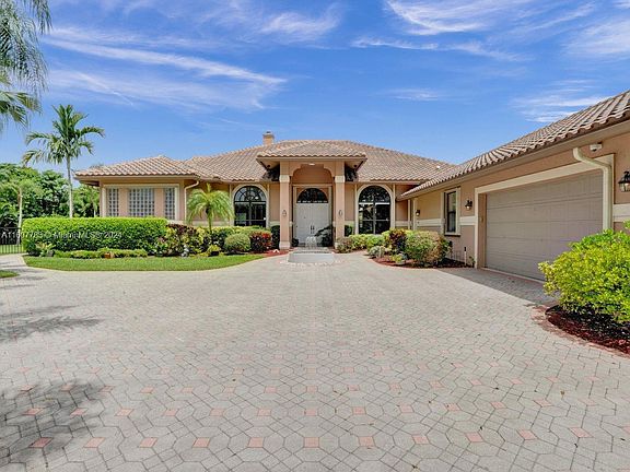 5th image of 11613 NW 5th St