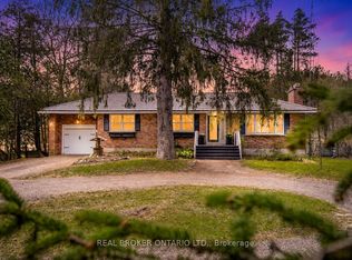 12 Alexander St, Springwater, ON L9X0W1