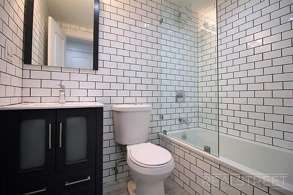 Rented by Real Street Inc | media 20