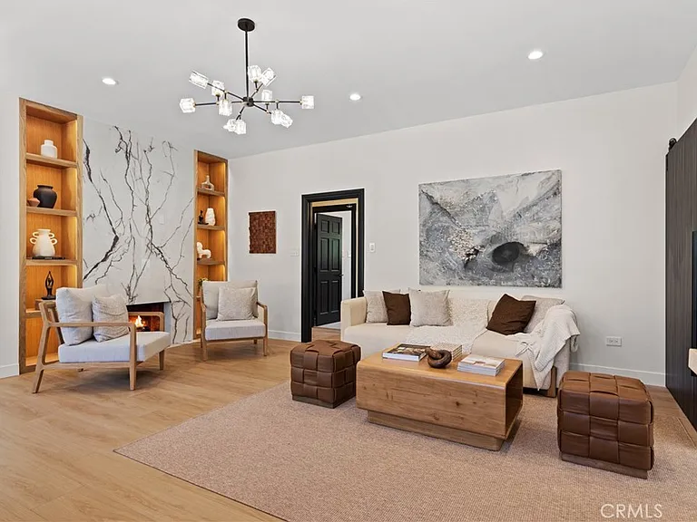 6016 N Woodlake Ave — Photo 5
