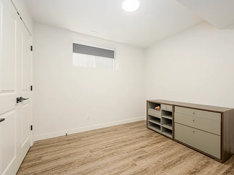 1034 A Clarence Ave — Photo 16