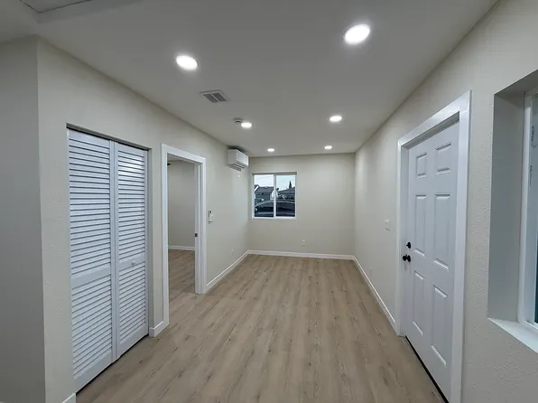 1007 W 225th St #B, Torrance, CA 90502