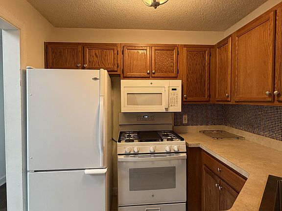 5th image of 4920-4920B Dunbarton Rd #B