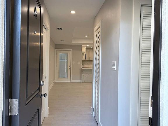2nd image of 165A Glenbrook Dr