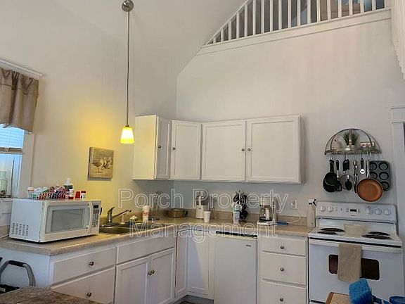 3rd image of 412 W Gadsden St