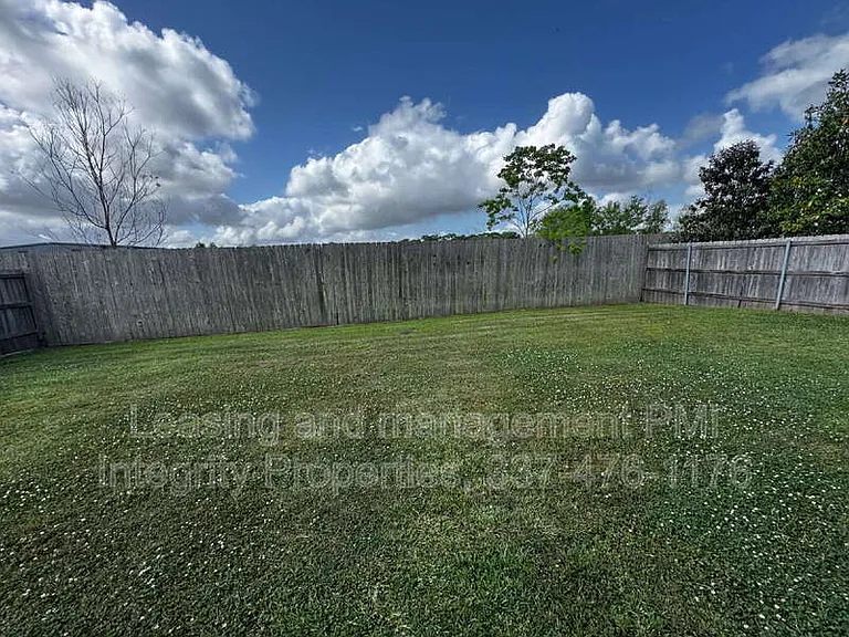 200 Tennyson Dr — Photo 29