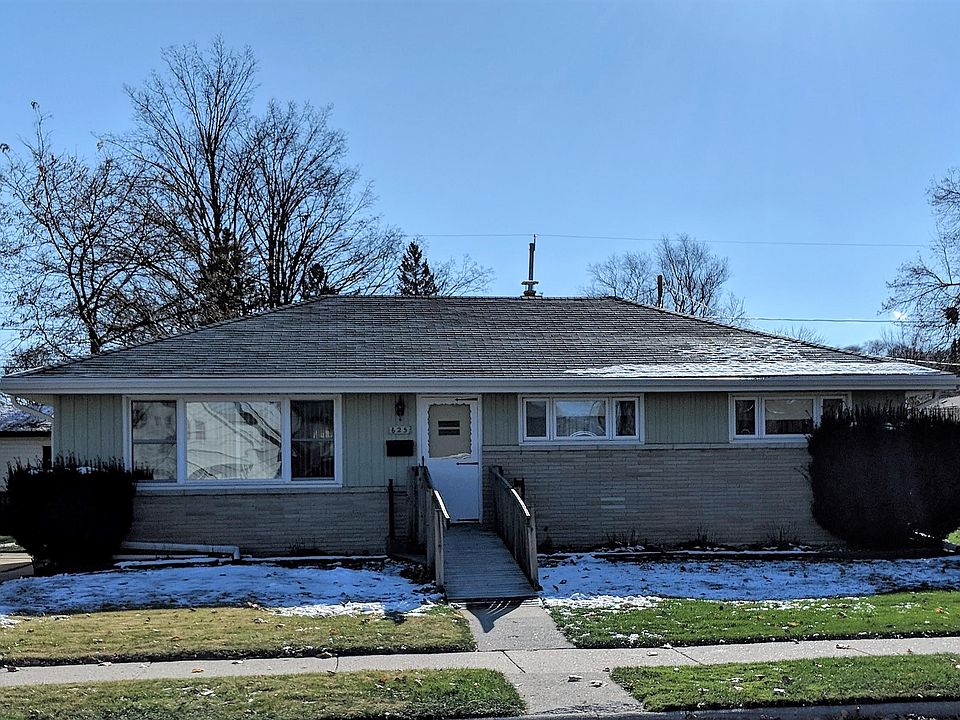 2nd image of 625 Sycamore Ave