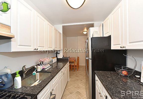 4th image of 3091 Crescent St APT 5J