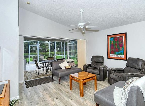 5th image of 7492 Eleanor Cir