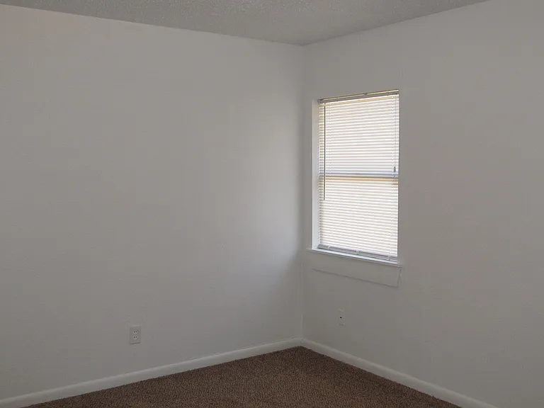 4806 Canton Ave — Photo 5
