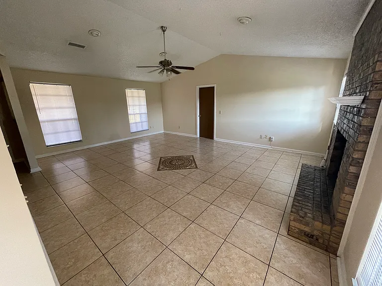 2679 Aberdeen Ct — Photo 14