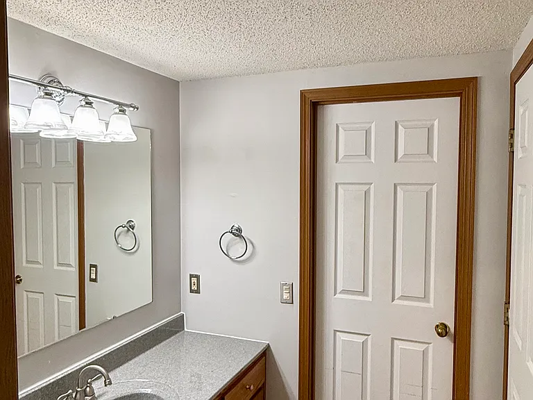 47 Shelly Dr — Photo 16