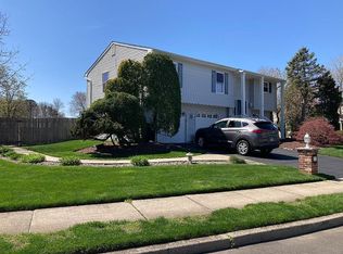 21 Cherry Bend Dr, Howell, NJ
