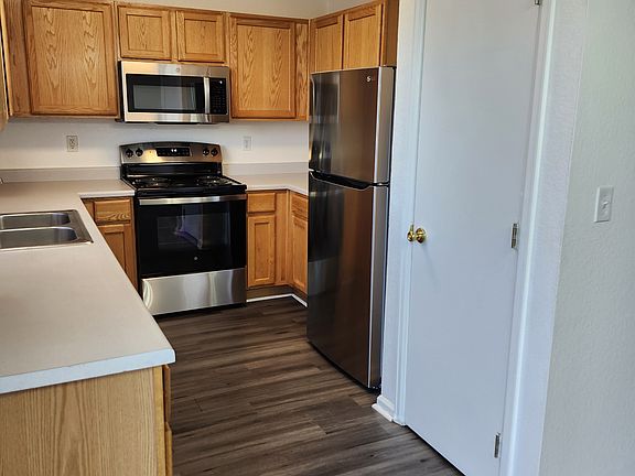 5th image of 5062 Helena St