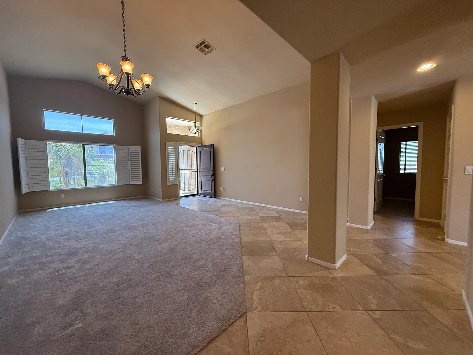 3 bed, 2036 sqft, $2,400 — Photo 2