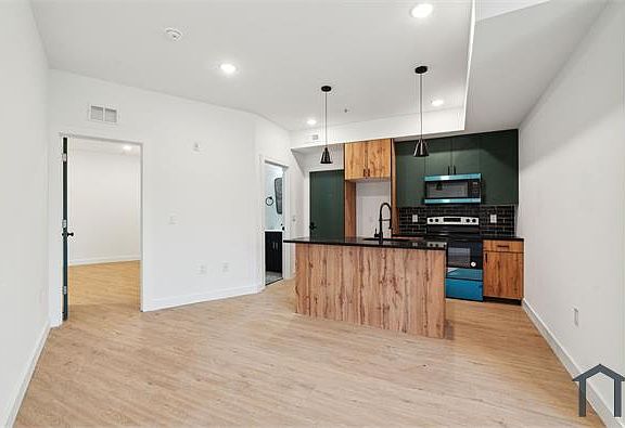 4th image of 4181 Mantua Ave #3