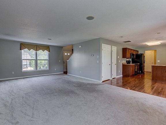 3rd image of 2709 Parkerridge Dr