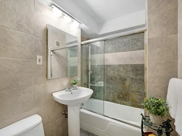 310 West 56th Street image 5 of 10