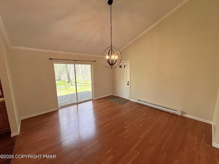 31 Hemlock Dr — Photo 8