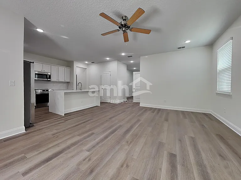 11446 Bay Hill Cir — Photo 6