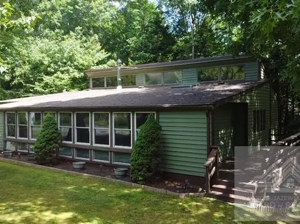 219 Breeden Dr, Daniels, WV 25832