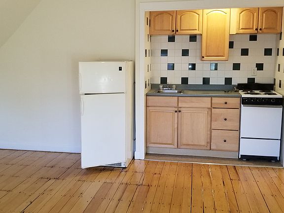 2nd image of 89 Englewood Ave