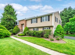 108 Cadbury Ln, South Windsor, CT 06074