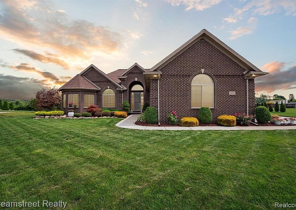 28699 Liparoto Blvd, Flat Rock, MI 48134 Zillow