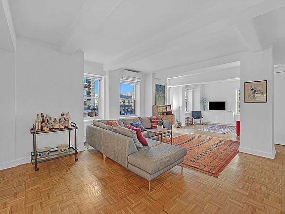 2nd image of 111 Hicks St APT 5G
