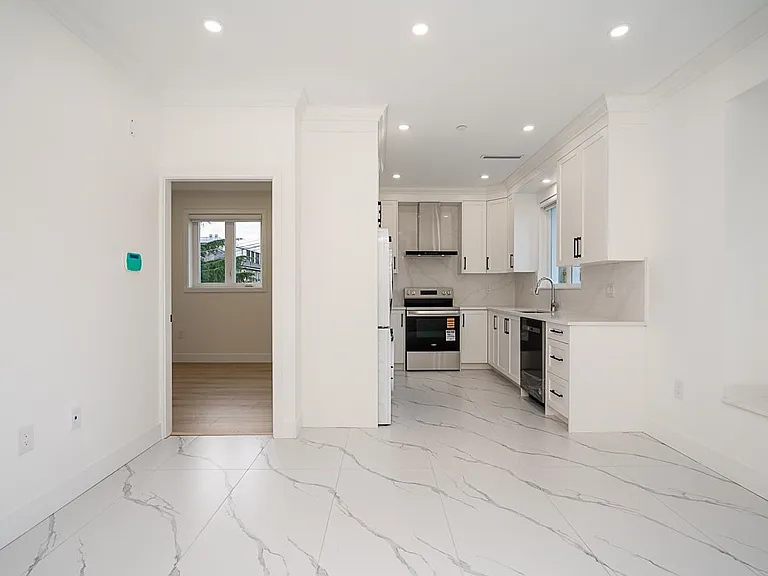 4 W 28th Ave — Photo 11