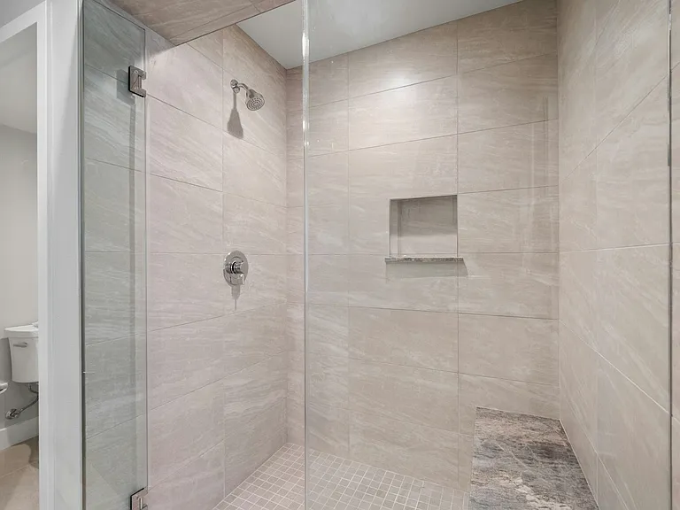 2906 Foundry Ct — Photo 35