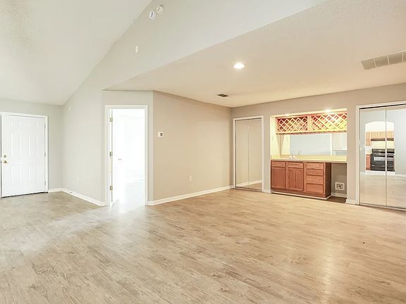 4th image of 9875 Oxford Station Dr