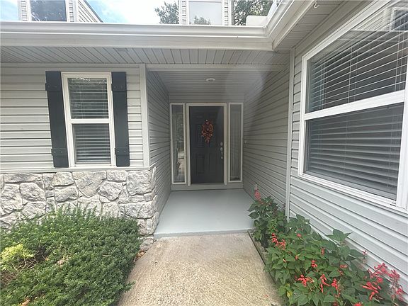 3rd image of 2 Stewkley Ln
