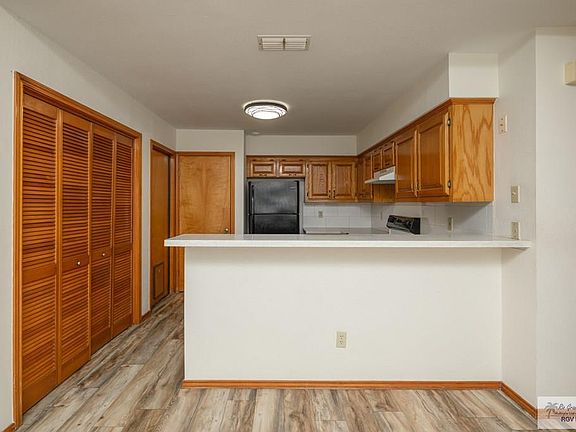 4th image of 6246 Camelot Dr