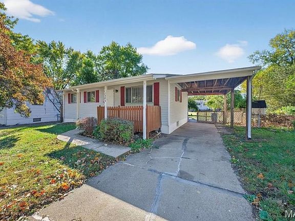 2nd image of 1226 Baron Ave