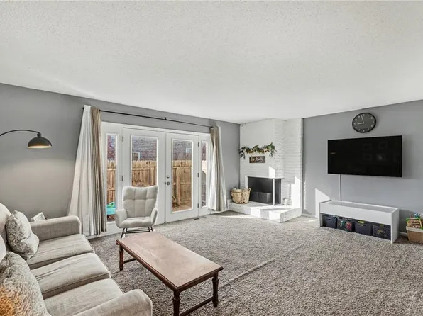 11253 Calico Dr, Kansas City, MO 64137