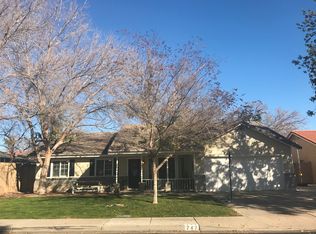 747 N 39th Way, Mesa, AZ 85205
