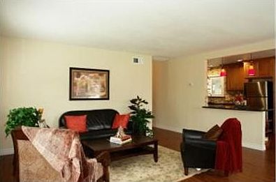 3rd image of 937 Emerald Way