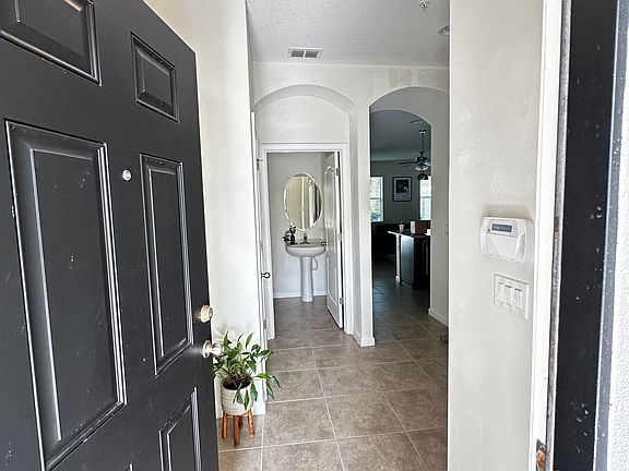 3rd image of 1468 Groundsel Ln